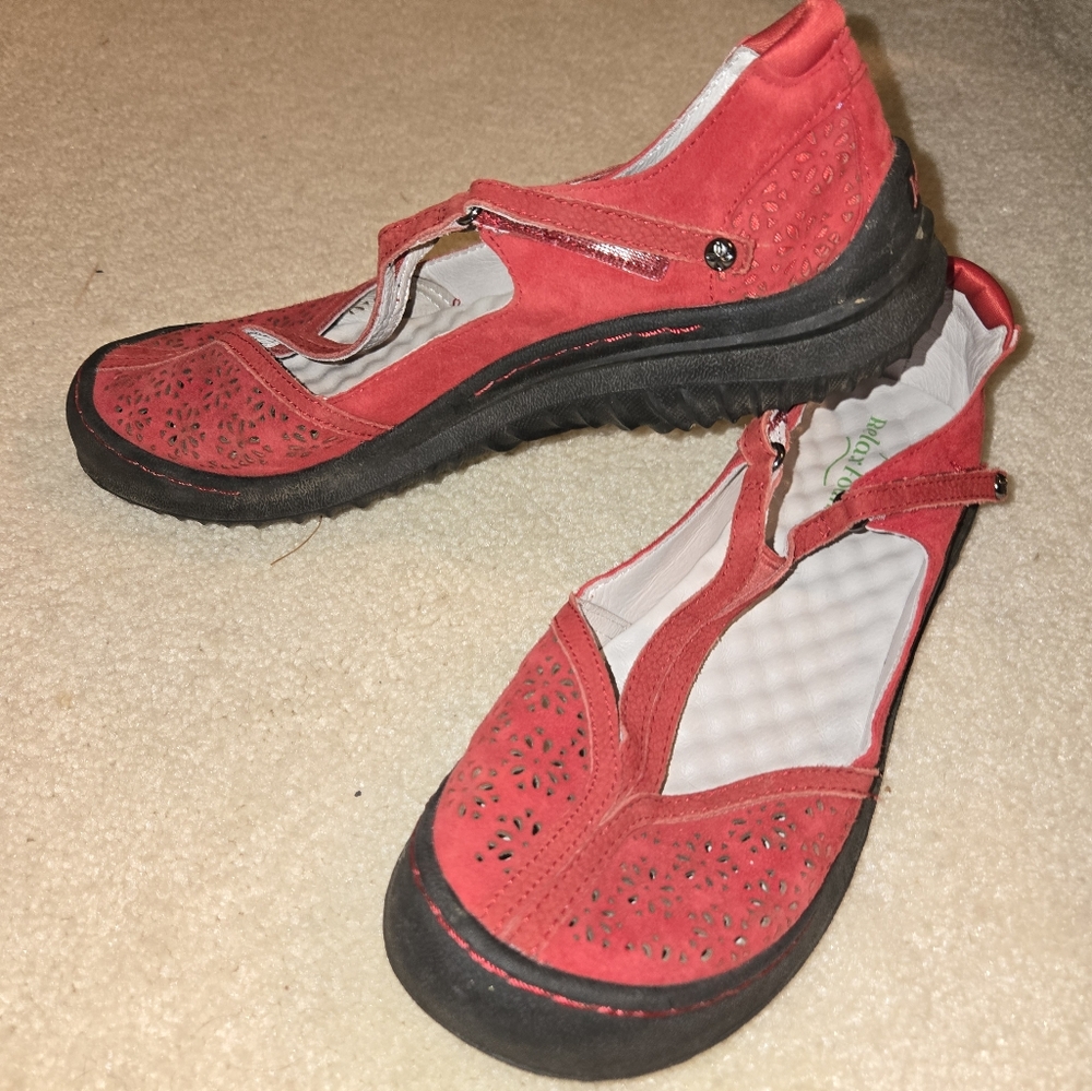 Jambu 8.5 Red Mary Jane t-strap